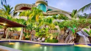 Truly the finest rental in Puerto Vallarta. Luxury Villa with incredible views - Chimo