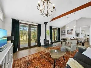 Block Eight Estate Tree Tops Villa - Branxton