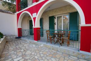 NIJAY APARTMENTS NO 1, 2 BEDROOM APARTMENT SLEEPS 6 WITH BED SETTEE IN LOUNGE Meganisi Greece