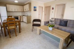 NIJAY APARTMENTS NO 1, 2 BEDROOM APARTMENT SLEEPS 6 WITH BED SETTEE IN LOUNGE Meganisi Greece