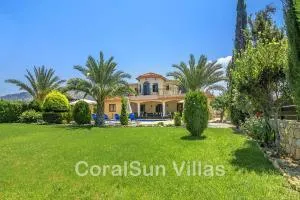 Marlin Beach Front Luxury Villa - 4 Bedrooms - Yialia