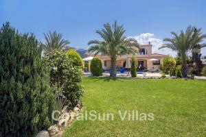 Marlin Beach Front Luxury Villa - 4 Bedrooms