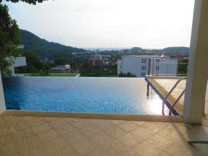 Villa Ginborn amazing 5-Bedroom Sea-View Pool Villa 5 Minutes to Kata Beach