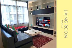 Pool Access 2 BDR Stylish Condo