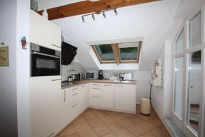 Villa Strandeck FeWo8 - strandnah, Meerblick, Balkon