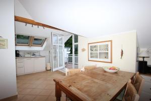 Villa Strandeck FeWo8 - strandnah, Meerblick, Balkon