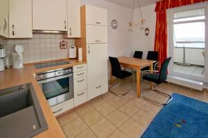hafennahe Ferienwohnung mit Balkon und Meerblick - Hafenhäuser Wiek Wohnung 15