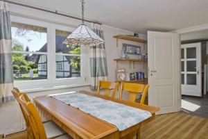 strandnahe Idylle am Meer, private Badestelle mit Strandkorb - Gutshof Ostseeblick FeWo Nr 02