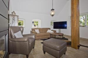 strandnahe Idylle am Meer, private Badestelle mit Strandkorb - Gutshof Ostseeblick FeWo Nr 03