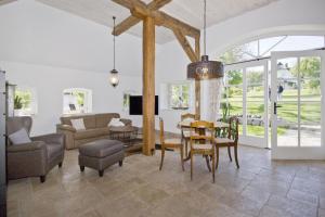 strandnahe Idylle am Meer, private Badestelle mit Strandkorb - Gutshof Ostseeblick FeWo Nr 03