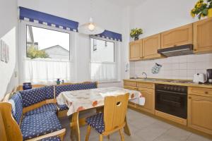 Villa Käthe Ferienwohnung 04 mit Sauna- und Schwimmbadnutzung im AHOI Sellin