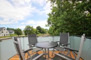 strandnahe FeWo mit Balkon, gratis Nutzung vom AHOI Erlebnisbad und Sauna in Sellin - Rex Rugia FeWo 11-5