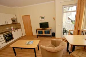 Balkon, gratis Nutzung vom AHOI Erlebnisbad und Sauna in Sellin - Meeresblick FeWo 47