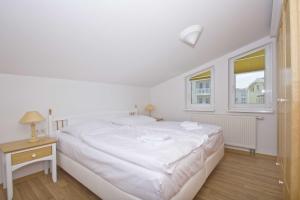 mit Meerblick und Balkon, gratis Nutzung vom AHOI Erlebnisbad und Sauna in Sellin - Meeresblick FeWo 16