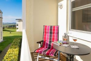 Balkon, gratis Nutzung vom AHOI Erlebnisbad und Sauna in Sellin - Meeresblick FeWo 45