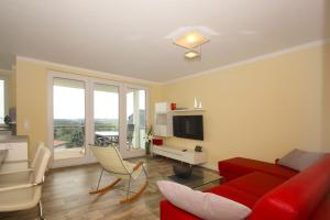 mit Meerblick und Balkon, gratis Nutzung vom AHOI Erlebnisbad und Sauna in Sellin - Meeresblick FeWo 65