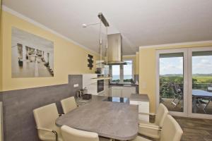 mit Meerblick und Balkon, gratis Nutzung vom AHOI Erlebnisbad und Sauna in Sellin - Meeresblick FeWo 65