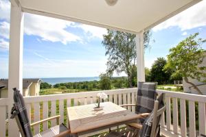 mit Meerblick und Balkon, gratis Nutzung vom AHOI Erlebnisbad und Sauna in Sellin - Meeresblick FeWo 26