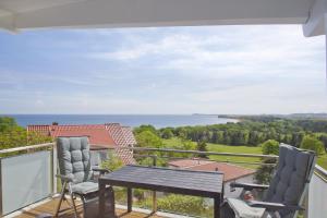 mit Meerblick und Balkon, gratis Nutzung vom AHOI Erlebnisbad und Sauna in Sellin - Meeresblick FeWo 67