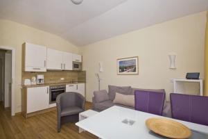 mit Meerblick und Balkon, gratis Nutzung vom AHOI Erlebnisbad und Sauna in Sellin - Meeresblick FeWo 49