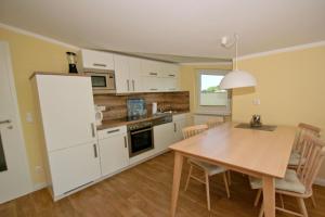 mit Meerblick und Balkon, gratis Nutzung vom AHOI Erlebnisbad und Sauna in Sellin - Meeresblick FeWo 60