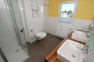 mit Meerblick und Balkon, gratis Nutzung vom AHOI Erlebnisbad und Sauna in Sellin - Meeresblick FeWo 60