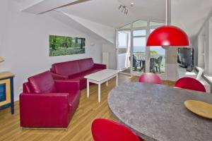 mit Meerblick und Balkon, gratis Nutzung vom AHOI Erlebnisbad und Sauna in Sellin - Meeresblick FeWo 18