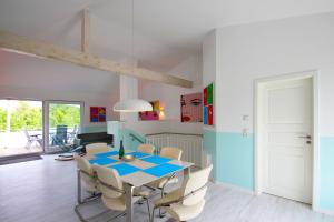 strandnah, Balkon, Meerblick, Sauna, gratis Nutzung vom AHOI Erlebnisbad und Sauna in Sellin - Beach House Schotstek