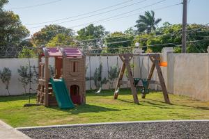 Family Complex beside Beach wPool Montego Bay #1