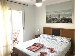 Apartamento con terraza, garaje y piscina a 350m playa