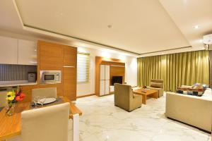 One-Bedroom Apartment with Sea View room in Jasmin Elite Residence