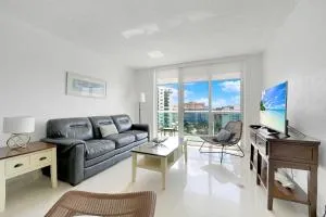 2 BEDROOMS 2 FULL BATHROOMS APT. ON THE BEACH - 好莱坞