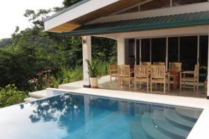New Hill top Home with a Beautiful Tropical View, Nosara