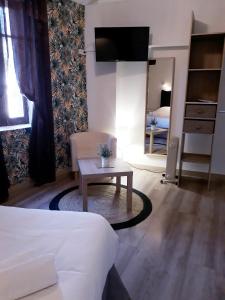 Hotels Hotel renaissance martigues : Chambre Double