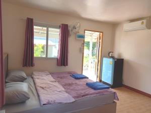 Stay Ban Posai with Pool