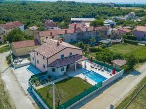 Holiday Home in Brtonigla with Private Pool - Stuparić