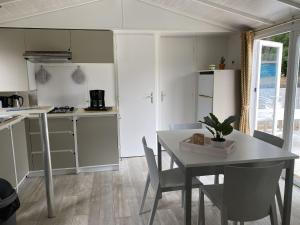 Chalet near Antwerp with Pool Access