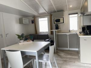 Chalet near Antwerp with Pool Access