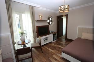 K Suites Hotel