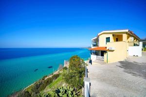 Giotas Sea View Apartment