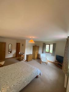 King Room with Private Bathroom room in Laurel Bank