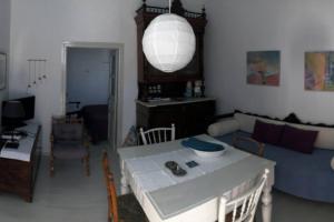 Rallou Traditional House Plaka Milos Greece