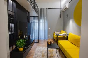 One-Bedroom Apartment room in LIT Apartments