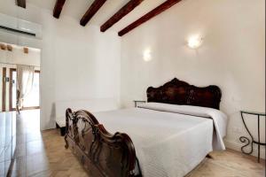 Venice traditional home with terrace