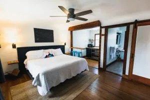 Left Coast Lodge - Pet Friendly - Cloverdale