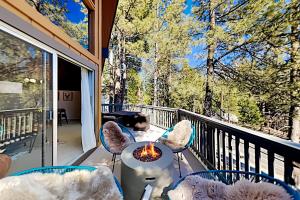 Three-Bedroom House room in Luxe A-Frame - Game Room New Kitchen Gas Firepit home
