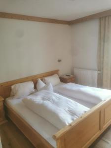 One-Bedroom Apartment room in Gästehaus Obererlacher