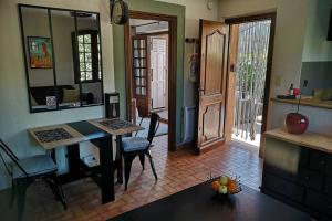 Charmant 2 pièces + terrasse entouré de verdure