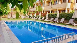 Olympia hotel, 
Crete, Greece.
The photo picture quality can be
variable. We apologize if the
quality is of an unacceptable
level.