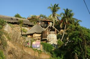 LA LOMA LINDA, Bungalows, Yoga and Feldenkrais, STARLINK INTERNET